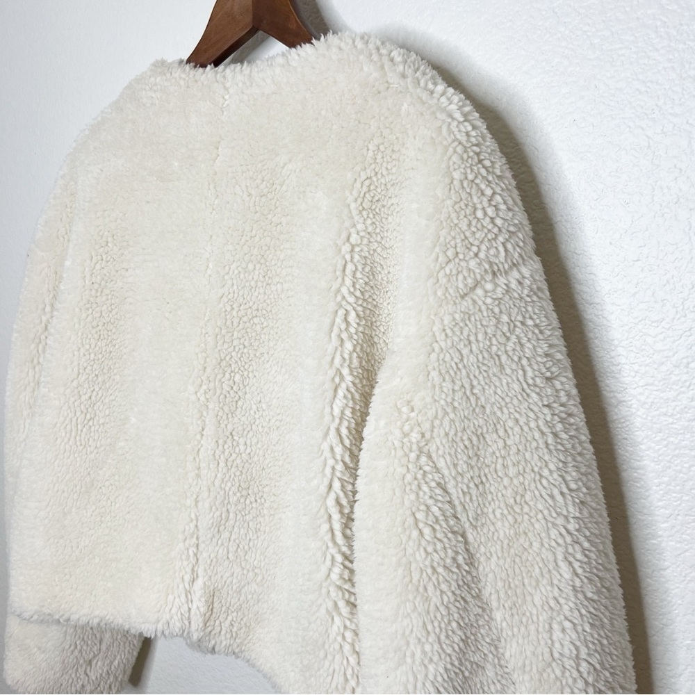 The Group by Babaton Aritzia Sherpa Teddy Jacket Size 2 - Picture 7 of 9